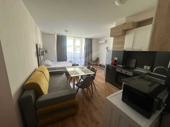 Двустаен апартамент в Поморие - 91600 кв.м за 1 €/кв.м - Снимка #1