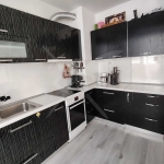 Тристаен апартамент в Асеновград - 100 кв.м за 714 €/кв.м - Снимка #1