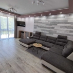 Дава се под наем Къща в с. Драгичево, Област Перник - 194 кв.м за 1020 € - Снимка #1