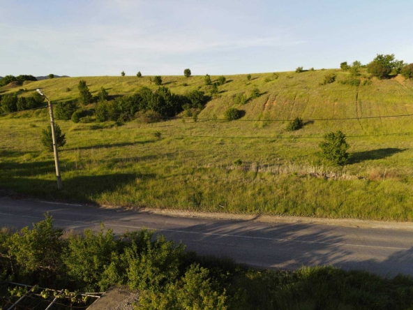 Парцел в Нови Искър - 3757 кв.м за 33 €/кв.м - Снимка #1