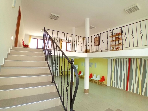 Дава се под наем Зала за събития в Варна, ЖП Гара -  кв.м за 25.5 € - Снимка #1