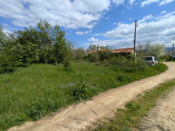 Парцел в Казанлък - 287 кв.м за 76 €/кв.м - Снимка #1