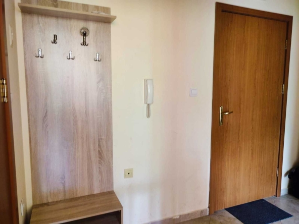 Дава се под наем Двустаен апартамент в Варна, Център - 70 кв.м за 548.25 € - Снимка #1