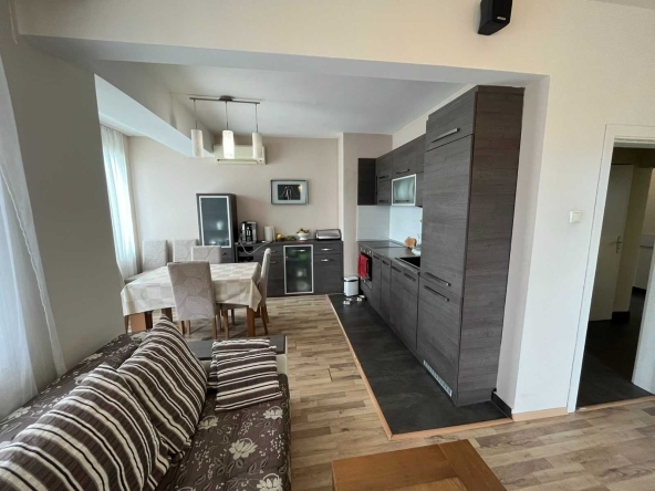 Тристаен апартамент в Казанлък - 90 кв.м за 958 €/кв.м - Снимка #1