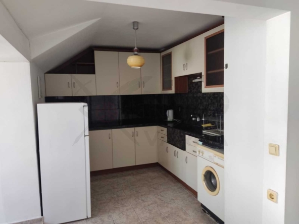 Дава се под наем Тристаен апартамент в Варна, Спортна зала - 80 кв.м за 598.23 € - Снимка #1