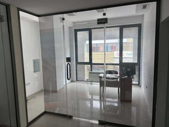 Дава се под наем Офис в София, Център - 13 кв.м за 298.86 € - Снимка #1