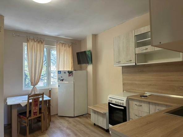 Дава се под наем Тристаен апартамент в Стара Загора, Център - 80 кв.м за 418.71 € - Снимка #1
