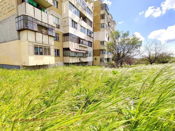 Двустаен апартамент в Варна, Владислав Варненчик - 72 кв.м за 1020 €/кв.м - Снимка #1