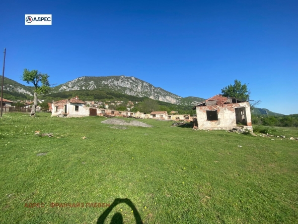 Парцел в с. Челопек, Област Враца - 1995 кв.м за 11 €/кв.м - Снимка #1