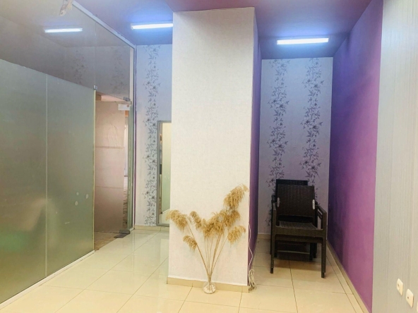 Дава се под наем Магазин в Бургас, Славейков - 22 кв.м за 224.4 € - Снимка #1
