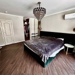 Тристаен апартамент в Бургас, Център - 119 кв.м за 2469 €/кв.м - Снимка #1