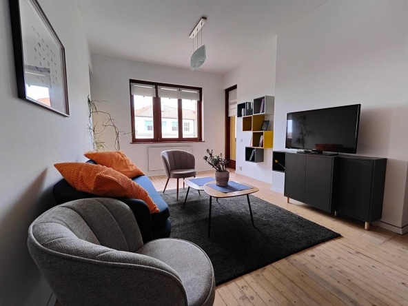 Дава се под наем Тристаен апартамент в София, Лозенец - 110 кв.м за 797.64 € - Снимка #1