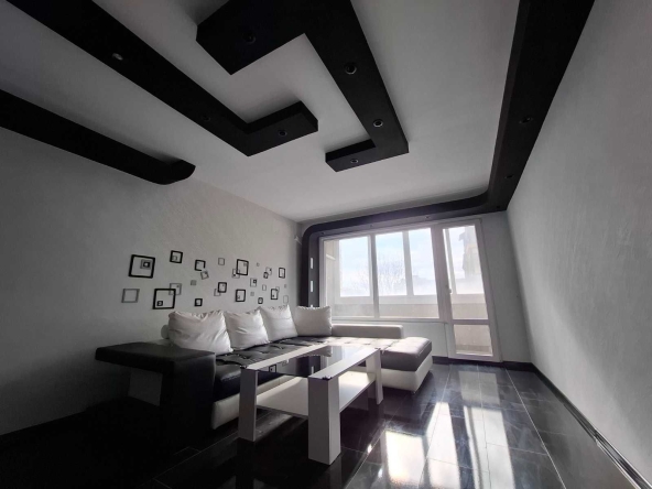 Двустаен апартамент в Сливен, Българка - 68 кв.м за 623 €/кв.м - Снимка #1