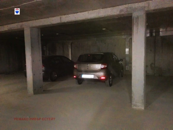 Гараж / Паркомясто в Русе, Родина 1 - 20 кв.м за 781 €/кв.м - Снимка #1