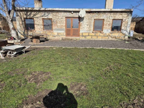 Промишлена сграда в с. Гецово, Област Разград - 1200 кв.м за 170 €/кв.м - Снимка #1