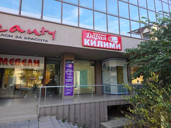 Дава се под наем Магазин в Сливен, Център - 60 кв.м за 306 € - Снимка #1