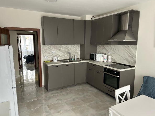 Дава се под наем Двустаен апартамент в Варна, Център - 55 кв.м за 448.8 € - Снимка #1