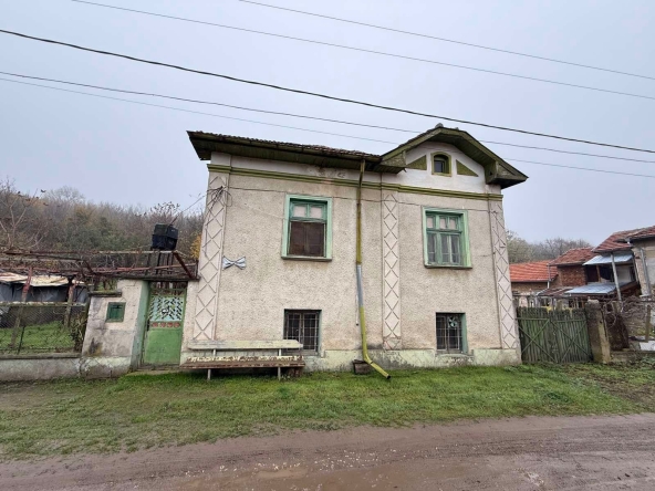 Къща в с. Ореховица, Област Плевен - 121 кв.м за 85 €/кв.м - Снимка #1