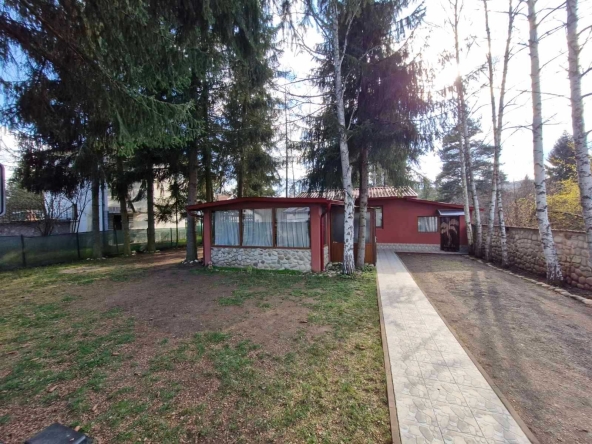 Къща в Самоков - 100 кв.м за 561 €/кв.м - Снимка #1