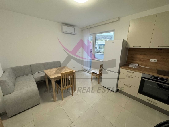 Дава се под наем Двустаен апартамент в Варна, Левски - 55 кв.м за 475 € - Снимка #1