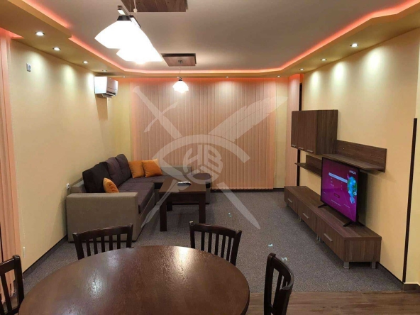 Дава се под наем Тристаен апартамент в Пловдив, Южен - 120 кв.м за 757.86 € - Снимка #1