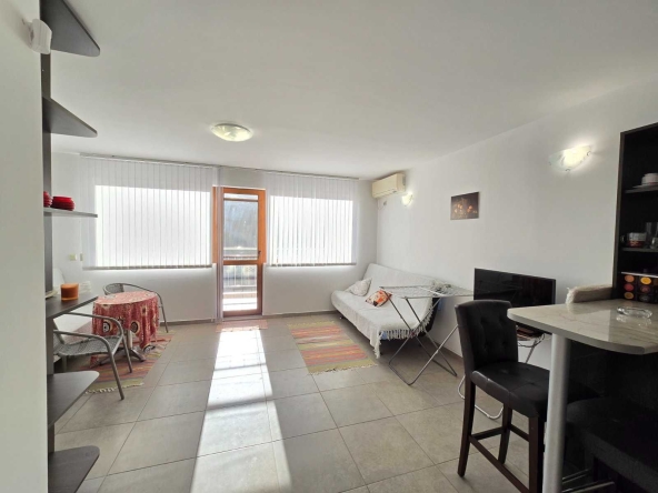 Дава се под наем Едностаен апартамент в Балчик - 42 кв.м за 219.3 € - Снимка #1