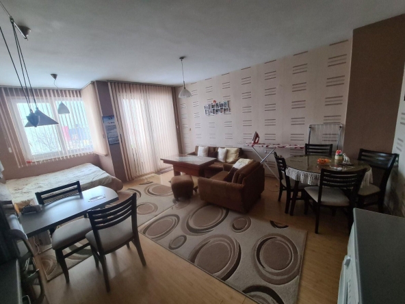Дава се под наем Едностаен апартамент в София, Люлин 8 - 51 кв.м за 447.78 € - Снимка #1