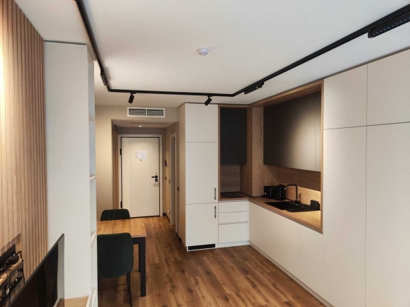 Дава се под наем Едностаен апартамент в София, Център - 40 кв.м за 214.2 € - Снимка #1