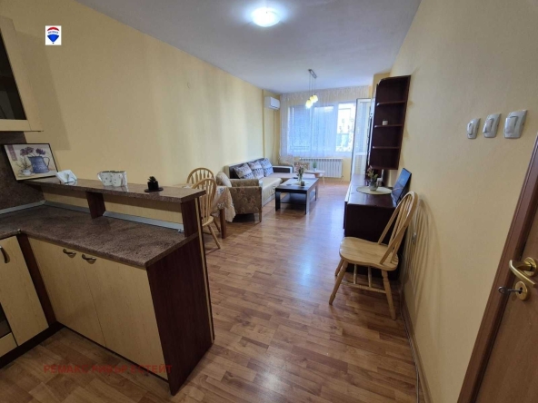 Дава се под наем Тристаен апартамент в Русе, Възраждане - 134 кв.м за 408 € - Снимка #1