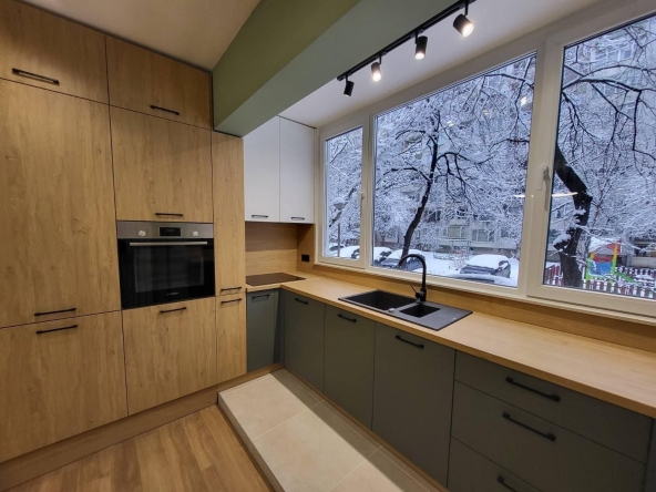 Тристаен апартамент в София, НПЗ Средец - 56 кв.м за 2159 €/кв.м - Снимка #1