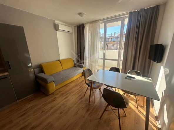 Тристаен апартамент в Поморие - 100 кв.м за 893 €/кв.м - Снимка #1