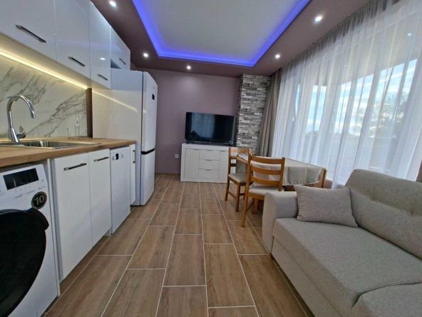 Дава се под наем Двустаен апартамент в Варна, Левски - 53 кв.м за 648.21 € - Снимка #1