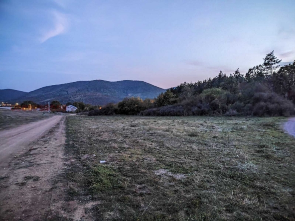 Парцел в с. Старозагорски бани, Област Стара Загора - 899 кв.м за 85 €/кв.м - Снимка #1