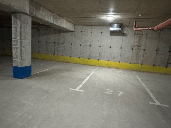 Дава се под наем Гараж / Паркомясто в Бургас, Център - 13 кв.м за 76.5 € - Снимка #1