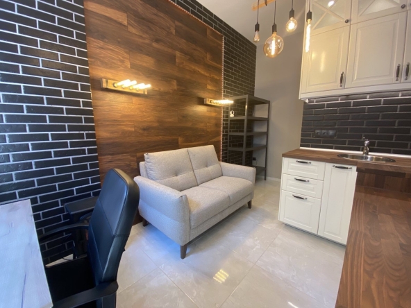 Дава се под наем Офис в Варна, Владислав Варненчик - 15 кв.м за 229.5 € - Снимка #1