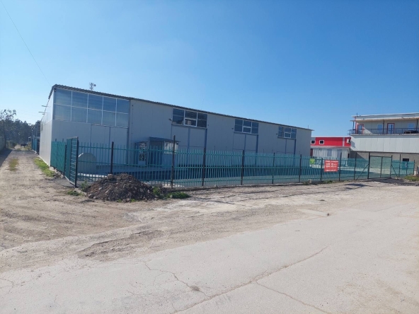 Дава се под наем Магазин в с. Каменар, Област Варна - 300 кв.м за 918 € - Снимка #1