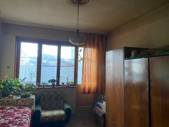 Тристаен апартамент в Карлово - 100 кв.м за 811 €/кв.м - Снимка #1