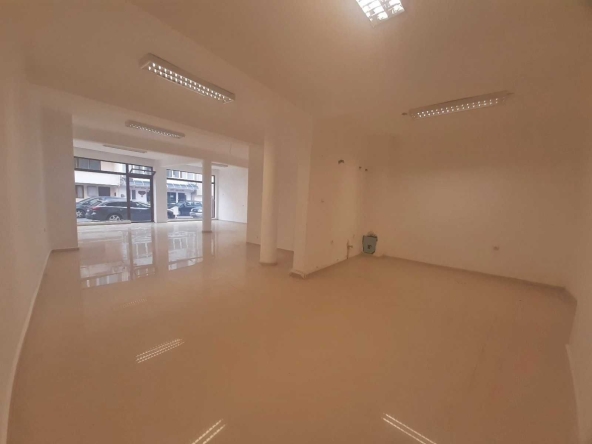 Магазин в Свети Влас - 140 кв.м за 643 €/кв.м - Снимка #1