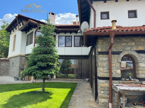 Къща в Велико Търново, Колю Фичето - 300 кв.м за 913 €/кв.м - Снимка #1