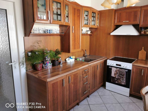 Тристаен апартамент в Шумен, Добруджански - 83 кв.м за 1352 €/кв.м - Снимка #1