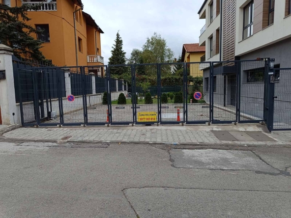 Дава се под наем Гараж / Паркомясто в София, Бъкстон - 20 кв.м за 76.5 € - Снимка #1