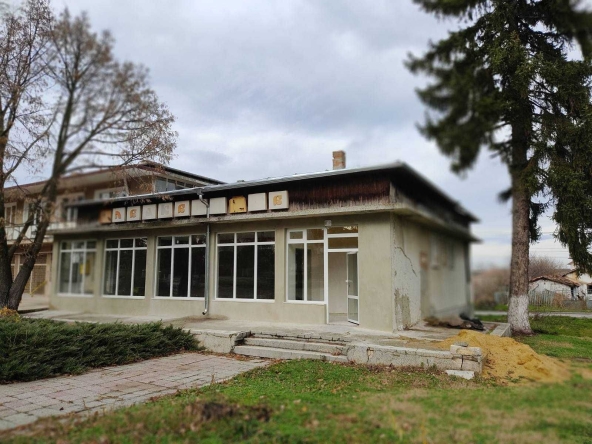 Магазин в с. Ведрина, Област Добрич - 170 кв.м за 192 €/кв.м - Снимка #1