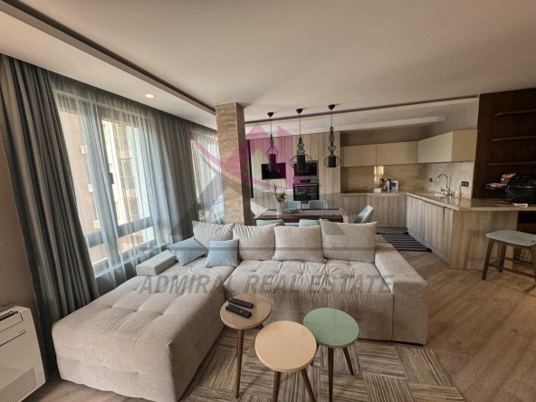 Дава се под наем Тристаен апартамент в Варна, Левски - 130 кв.м за 800 € - Снимка #1