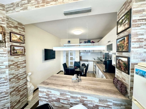 Тристаен апартамент в Бургас, Славейков - 65 кв.м за 1539 €/кв.м - Снимка #1