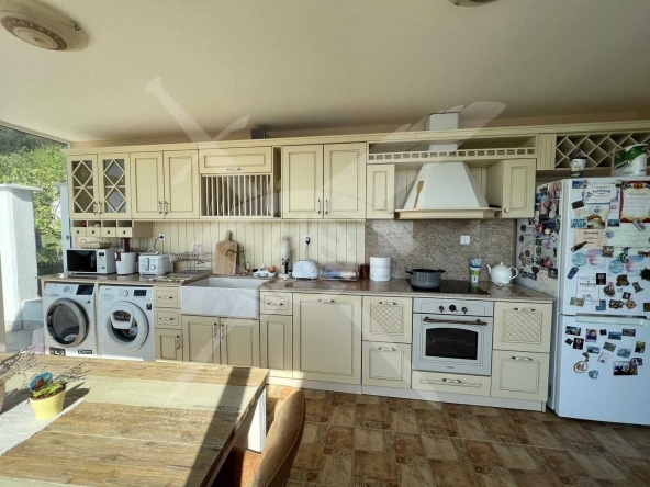 Къща в Варна, м-т Акчелар - 150 кв.м за 3000 €/кв.м - Снимка #1