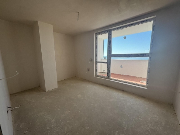 Тристаен апартамент в Бургас, Център - 88 кв.м за 898 €/кв.м - Снимка #1