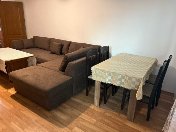 Дава се под наем Двустаен апартамент в Бургас, Лазур - 68 кв.м за 408 € - Снимка #1