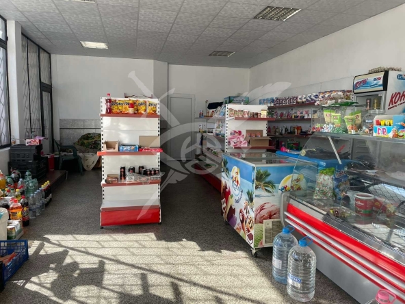 Магазин в Първомай - 85 кв.м за 1000 €/кв.м - Снимка #1