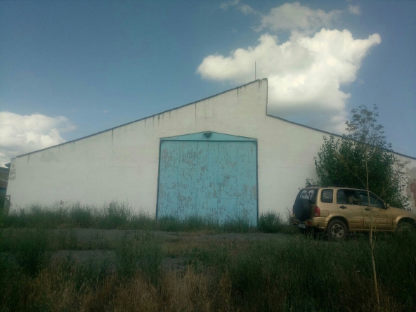 Склад в Бургас, Изгрев - 5200 кв.м за 63 €/кв.м - Снимка #1