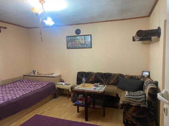 Етаж от къща в Карлово - 100 кв.м за 740 €/кв.м - Снимка #1